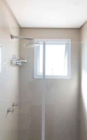 Apartamento à venda com 170m², 3 quartos e 3 vagas Apartamento à venda com 170m², 3 quartos e 3 vagasSuíte 1 Banheiro
