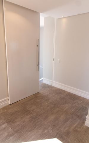 Apartamento à venda com 170m², 3 quartos e 3 vagas Apartamento à venda com 170m², 3 quartos e 3 vagasSala de TV
