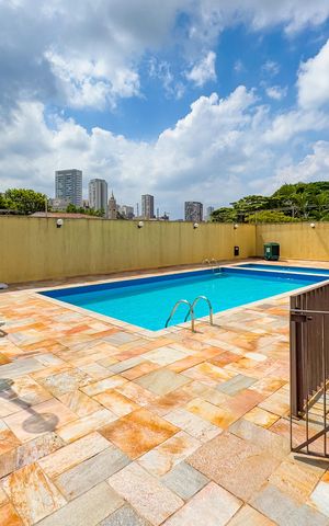 Apartamento à venda com 209m², 3 quartos e 3 vagas Apartamento à venda com 209m², 3 quartos e 3 vagasPiscina