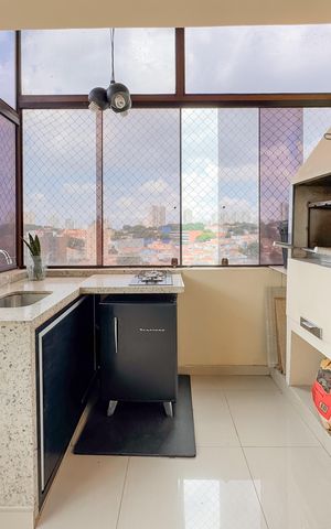 Apartamento à venda com 209m², 3 quartos e 3 vagas Apartamento à venda com 209m², 3 quartos e 3 vagasCobertura