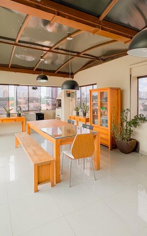 Apartamento à venda com 209m², 3 quartos e 3 vagas Apartamento à venda com 209m², 3 quartos e 3 vagasCobertura