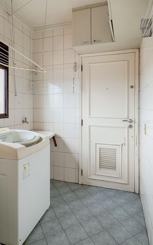 Apartamento à venda com 209m², 3 quartos e 3 vagas Apartamento à venda com 209m², 3 quartos e 3 vagasÁrea de Serviço
