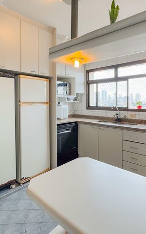 Apartamento à venda com 209m², 3 quartos e 3 vagas Apartamento à venda com 209m², 3 quartos e 3 vagasCozinha