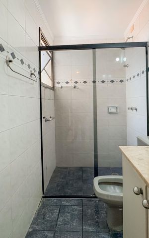 Apartamento à venda com 209m², 3 quartos e 3 vagas Apartamento à venda com 209m², 3 quartos e 3 vagasBanheiro Corredor