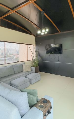 Apartamento à venda com 209m², 3 quartos e 3 vagas Apartamento à venda com 209m², 3 quartos e 3 vagasCobertura