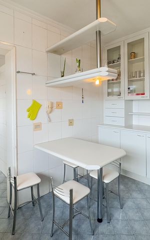 Apartamento à venda com 209m², 3 quartos e 3 vagas Apartamento à venda com 209m², 3 quartos e 3 vagasCozinha
