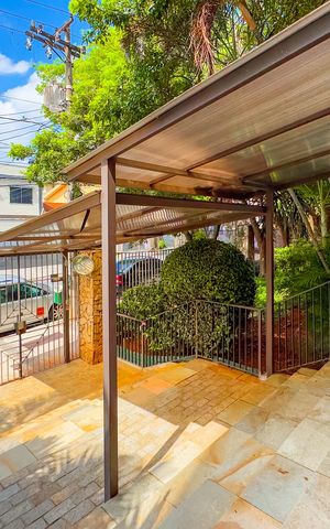 Apartamento à venda com 209m², 3 quartos e 3 vagas Apartamento à venda com 209m², 3 quartos e 3 vagasEntrada