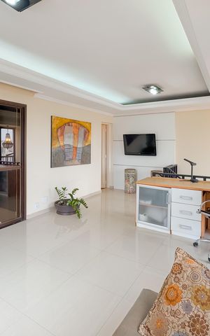 Apartamento à venda com 209m², 3 quartos e 3 vagas Apartamento à venda com 209m², 3 quartos e 3 vagasCobertura