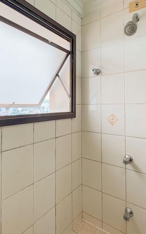 Apartamento à venda com 209m², 3 quartos e 3 vagas Apartamento à venda com 209m², 3 quartos e 3 vagasBanheiro da Suíte