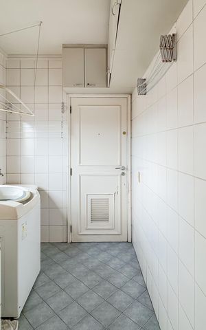 Apartamento à venda com 209m², 3 quartos e 3 vagas Apartamento à venda com 209m², 3 quartos e 3 vagasÁrea de Serviço