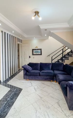 Apartamento à venda com 209m², 3 quartos e 3 vagas Apartamento à venda com 209m², 3 quartos e 3 vagasSala