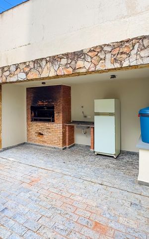 Apartamento à venda com 209m², 3 quartos e 3 vagas Apartamento à venda com 209m², 3 quartos e 3 vagasChurrasqueira