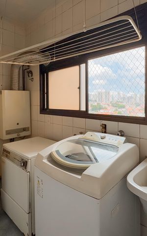 Apartamento à venda com 209m², 3 quartos e 3 vagas Apartamento à venda com 209m², 3 quartos e 3 vagasÁrea de Serviço