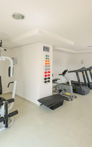 Apartamento à venda com 209m², 3 quartos e 3 vagas Apartamento à venda com 209m², 3 quartos e 3 vagasAcademia