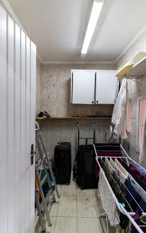 Casa à venda com 525m², 8 quartos e 4 vagas Casa à venda com 525m², 8 quartos e 4 vagasCasa 2 - Área de Serviço