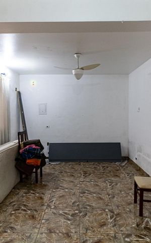 Casa à venda com 525m², 8 quartos e 4 vagas Casa à venda com 525m², 8 quartos e 4 vagasCasa 3 - Sala