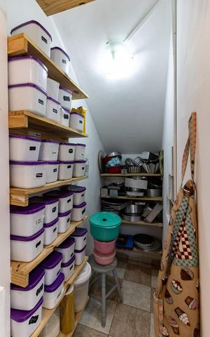Casa à venda com 525m², 8 quartos e 4 vagas Casa à venda com 525m², 8 quartos e 4 vagasCasa 1 - Cozinha