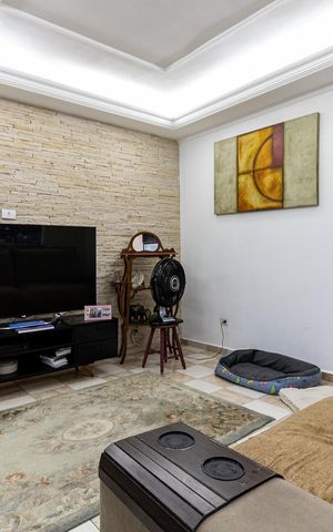 Casa à venda com 525m², 8 quartos e 4 vagas Casa à venda com 525m², 8 quartos e 4 vagasCasa 1 - Sala de Tv
