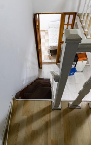 Casa à venda com 525m², 8 quartos e 4 vagas Casa à venda com 525m², 8 quartos e 4 vagasCasa 1 - Quarto 2