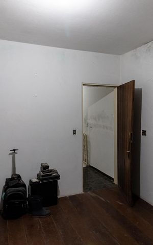 Casa à venda com 525m², 8 quartos e 4 vagas Casa à venda com 525m², 8 quartos e 4 vagasCasa 3 - Quarto 1