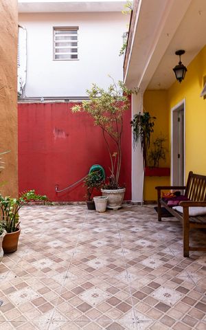 Casa à venda com 525m², 8 quartos e 4 vagas Casa à venda com 525m², 8 quartos e 4 vagasQuintal