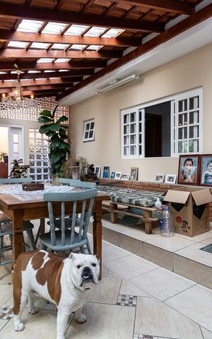 Casa à venda com 525m², 8 quartos e 4 vagas Casa à venda com 525m², 8 quartos e 4 vagasCasa 1 - Varanda