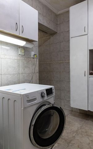 Casa à venda com 525m², 8 quartos e 4 vagas Casa à venda com 525m², 8 quartos e 4 vagasCasa 2 - Área de Serviço