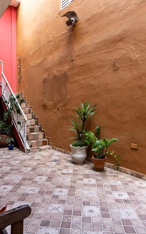 Casa à venda com 525m², 8 quartos e 4 vagas Casa à venda com 525m², 8 quartos e 4 vagasQuintal