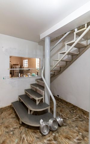 Casa à venda com 525m², 8 quartos e 4 vagas Casa à venda com 525m², 8 quartos e 4 vagasCasa 3 - Sala