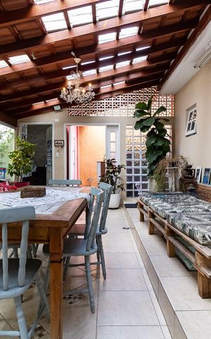 Casa à venda com 525m², 8 quartos e 4 vagas Casa à venda com 525m², 8 quartos e 4 vagasCasa 1 - Varanda