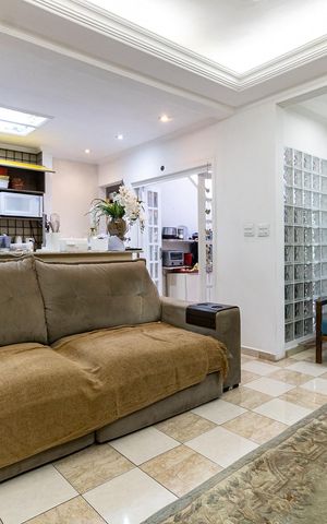 Casa à venda com 525m², 8 quartos e 4 vagas Casa à venda com 525m², 8 quartos e 4 vagasCasa 1 - Sala de Tv