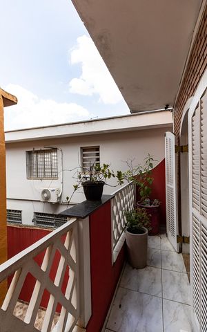 Casa à venda com 525m², 8 quartos e 4 vagas Casa à venda com 525m², 8 quartos e 4 vagasCasa 1 - Varanda da Suíte 1