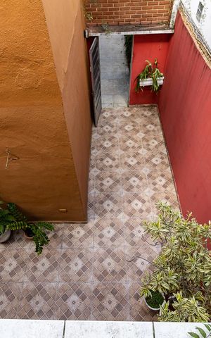 Casa à venda com 525m², 8 quartos e 4 vagas Casa à venda com 525m², 8 quartos e 4 vagasCasa 1 - Varanda da Suíte 1