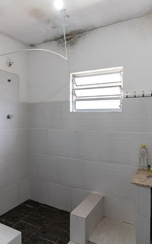 Casa à venda com 525m², 8 quartos e 4 vagas Casa à venda com 525m², 8 quartos e 4 vagasCasa 3 - Banheiro 1