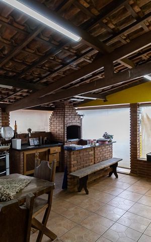 Casa à venda com 525m², 8 quartos e 4 vagas Casa à venda com 525m², 8 quartos e 4 vagasCasa 1 - Churrasqueira