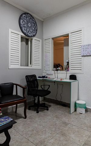 Casa à venda com 525m², 8 quartos e 4 vagas Casa à venda com 525m², 8 quartos e 4 vagasCasa 2 - Escritório