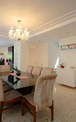 Apartamento à venda com 220m², 4 quartos e 4 vagasSala de jantar