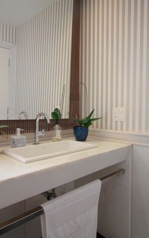 Apartamento à venda com 220m², 4 quartos e 4 vagasLavabo
