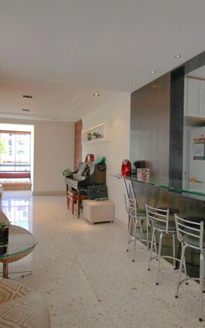 Apartamento à venda com 220m², 4 quartos e 4 vagasSala