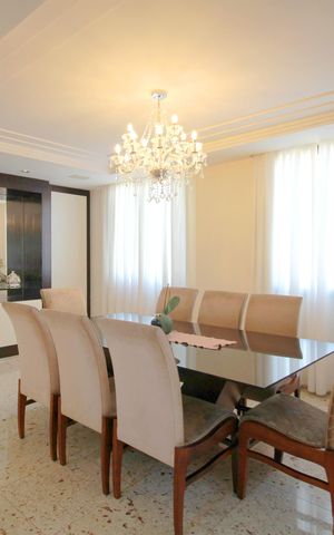 Apartamento à venda com 220m², 4 quartos e 4 vagasSala de jantar