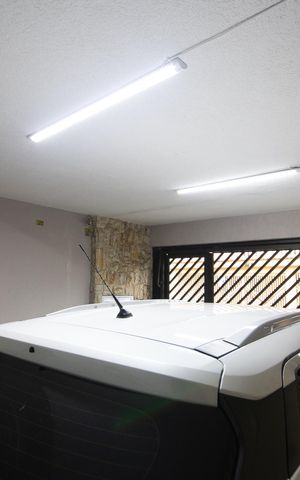 Casa à venda com 140m², 3 quartos e 2 vagas Casa à venda com 140m², 3 quartos e 2 vagasGaragem