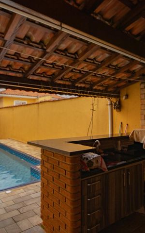 Casa à venda com 224m², 3 quartos e 3 vagas Casa à venda com 224m², 3 quartos e 3 vagasChurrasqueira