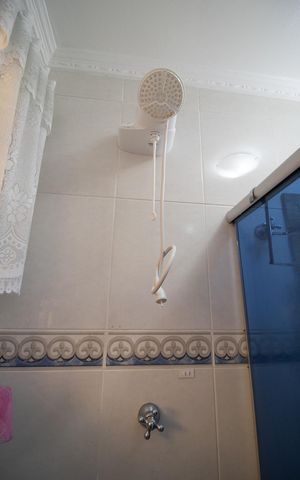 Casa à venda com 224m², 3 quartos e 3 vagas Casa à venda com 224m², 3 quartos e 3 vagasBanheiro 2