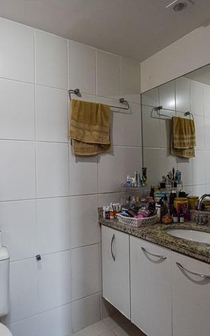 Apartamento à venda com 198m², 4 quartos e 2 vagas Apartamento à venda com 198m², 4 quartos e 2 vagasBanheiro da Suíte 2