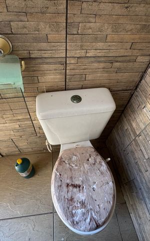 Casa de condomínio à venda com 300m², 4 quartos e 1 vaga Casa de condomínio à venda com 300m², 4 quartos e 1 vagaLavabo (externo)