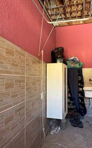 Casa de condomínio à venda com 300m², 4 quartos e 1 vaga Casa de condomínio à venda com 300m², 4 quartos e 1 vagaLavanderia