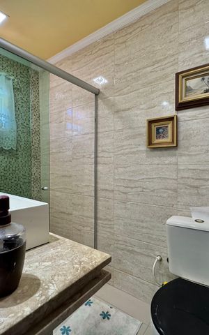 Casa de condomínio à venda com 300m², 4 quartos e 1 vaga Casa de condomínio à venda com 300m², 4 quartos e 1 vagaSuíte 1 - Banheiro