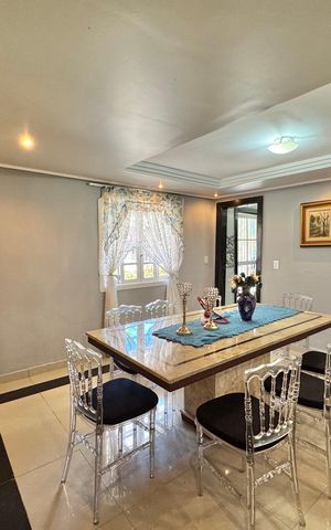 Casa de condomínio à venda com 300m², 4 quartos e 1 vaga Casa de condomínio à venda com 300m², 4 quartos e 1 vagaSala