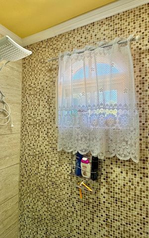 Casa de condomínio à venda com 300m², 4 quartos e 1 vaga Casa de condomínio à venda com 300m², 4 quartos e 1 vagaSuíte 1 - Banheiro
