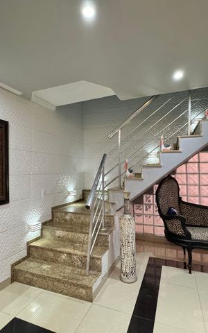 Casa de condomínio à venda com 300m², 4 quartos e 1 vaga Casa de condomínio à venda com 300m², 4 quartos e 1 vagaSala
